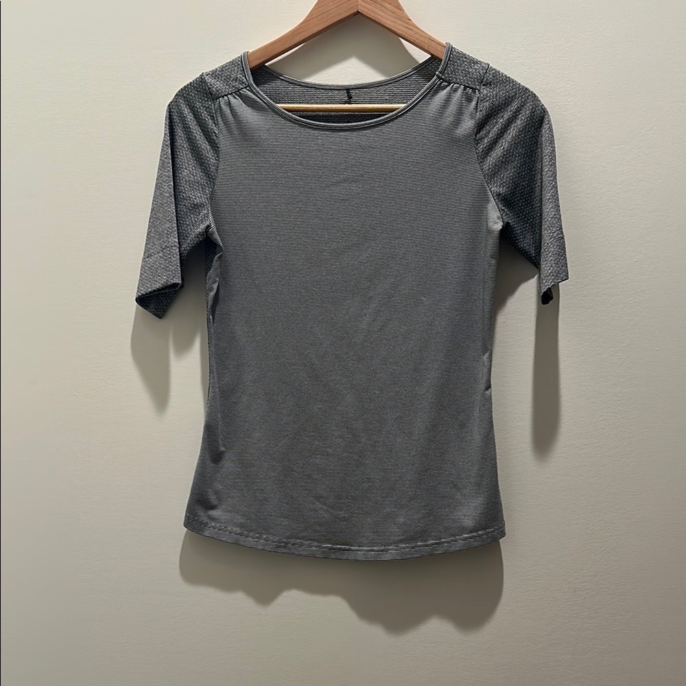 Prana Gray Fitted 1/3 Sleeve T-Shirt
